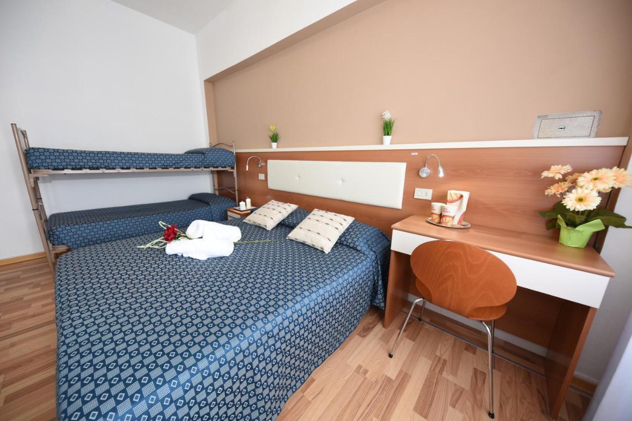 Miramare Inn Hotel Marotta Kültér fotó