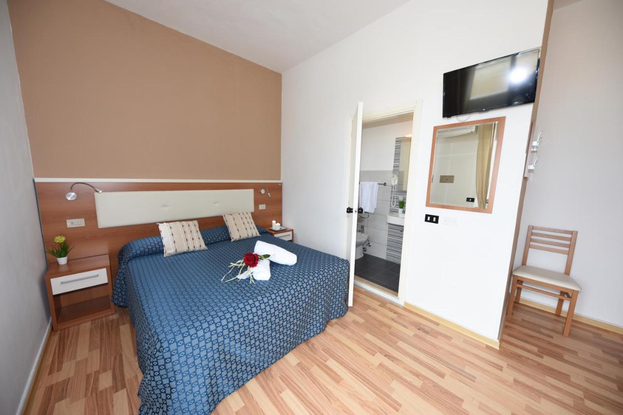 Miramare Inn Hotel Marotta Kültér fotó