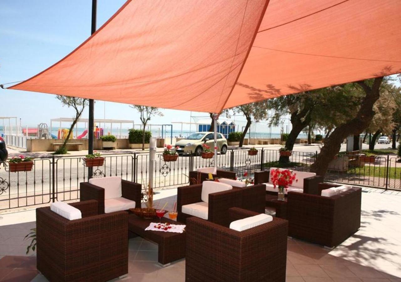Miramare Inn Hotel Marotta Kültér fotó